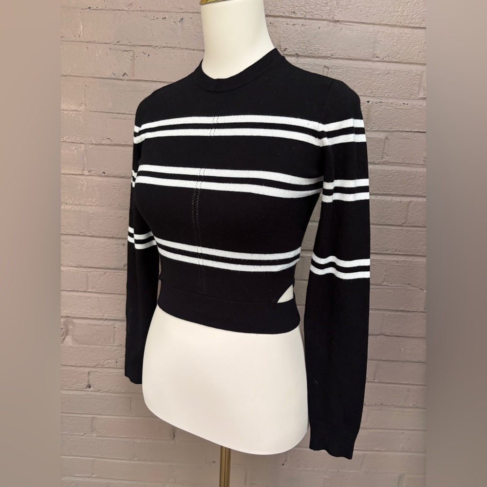 Guess black & White crop cut-out sides sweater XS - Picture 6 of 8